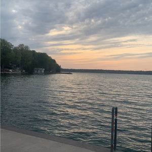 Meet your Posher, Thea